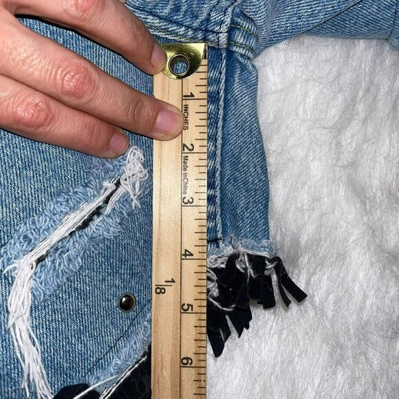 VTG Lee Big Girls 10 1990s Mid-Rise Fringe Patch Denim Jean 4" Shorts - Picture 9 of 10